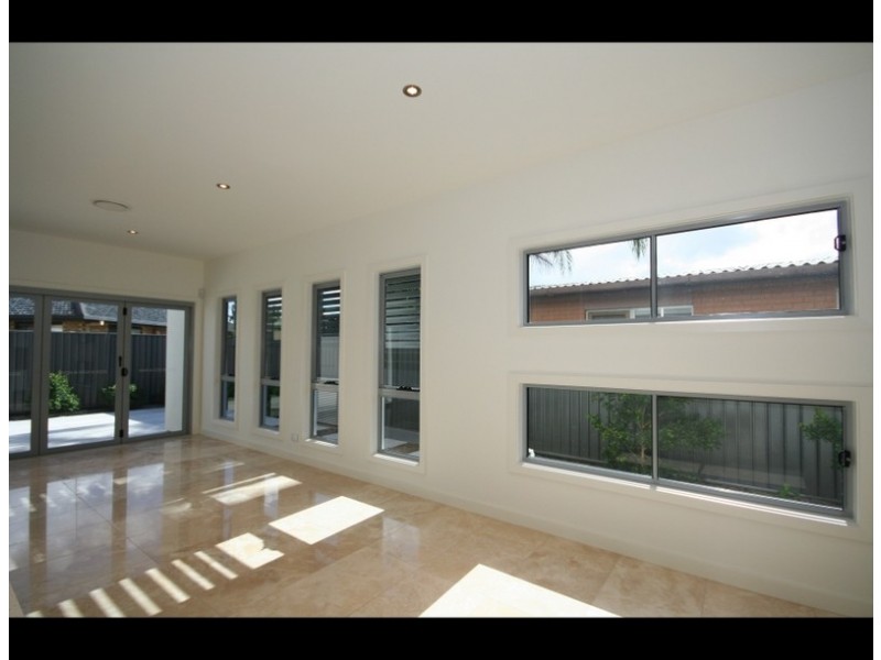 2/40 Albion Avenue, Miami QLD 4220