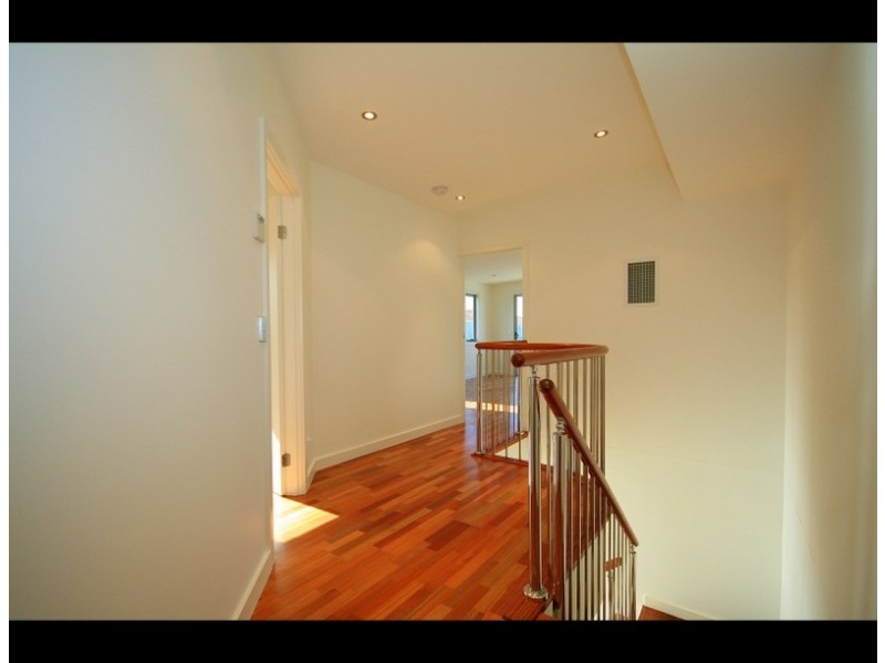 2/40 Albion Avenue, Miami QLD 4220