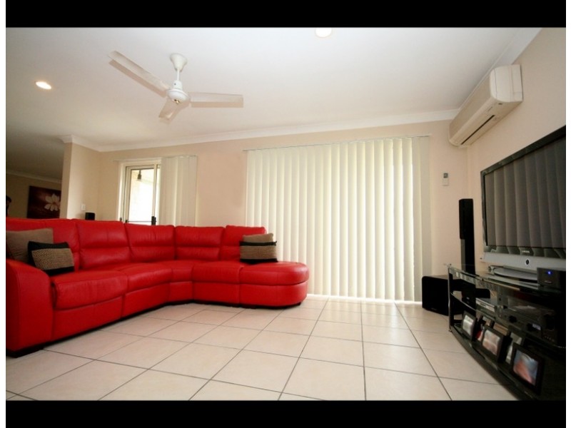 7 Eugene Drive, Varsity Lakes QLD 4227