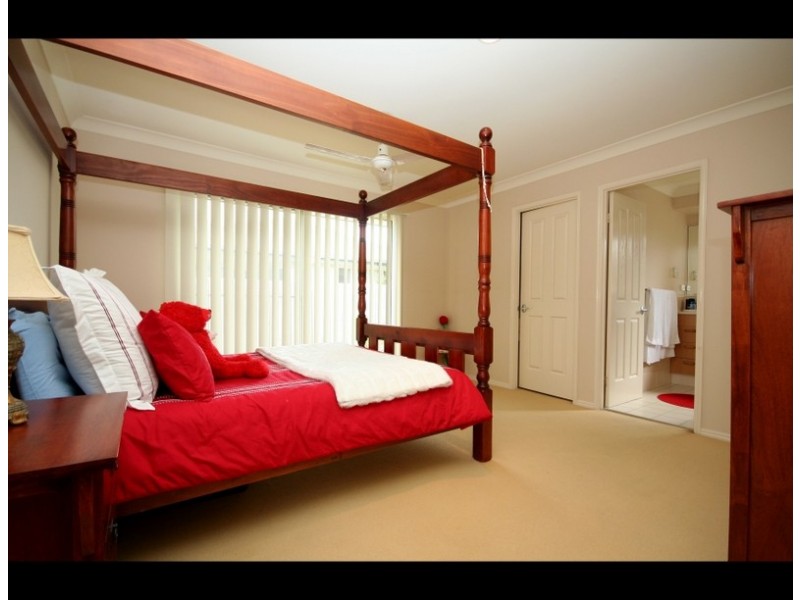 7 Eugene Drive, Varsity Lakes QLD 4227