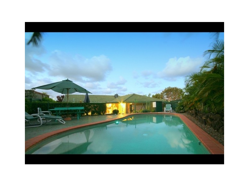 25 Whipbird Crt, Burleigh Waters QLD 4220