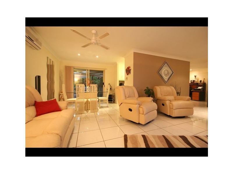 25 Whipbird Crt, Burleigh Waters QLD 4220