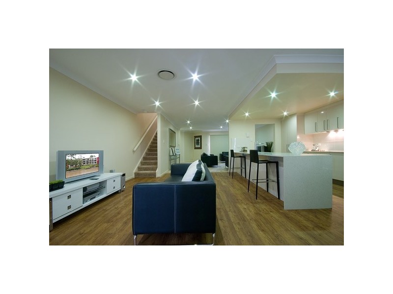 35 Azzura Drive, Varsity Lakes QLD 4227