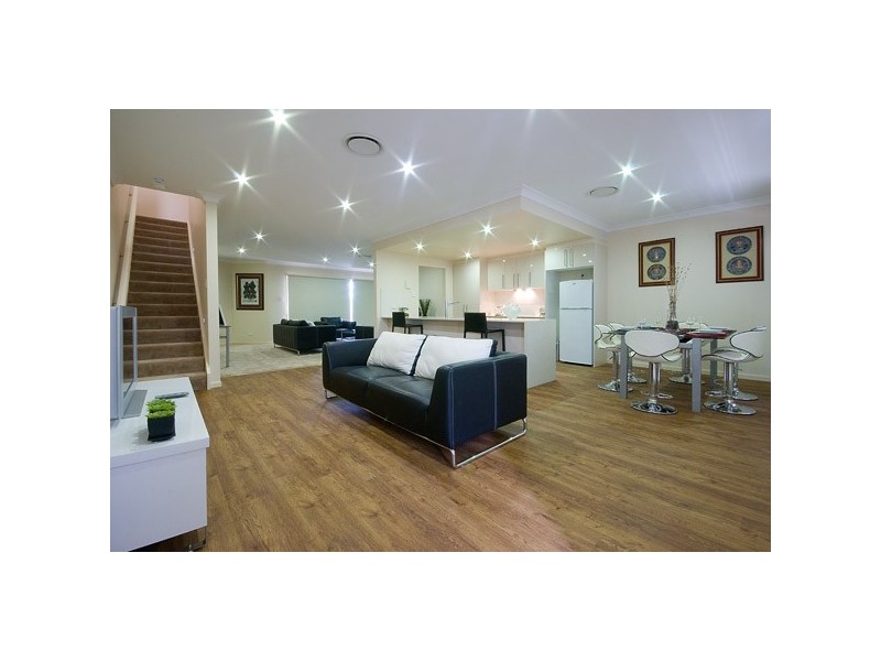 35 Azzura Drive, Varsity Lakes QLD 4227