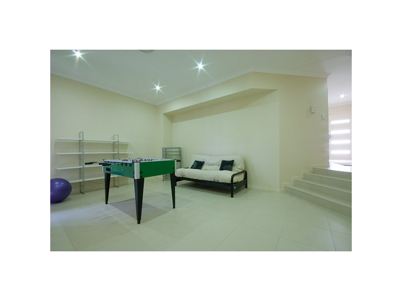 35 Azzura Drive, Varsity Lakes QLD 4227