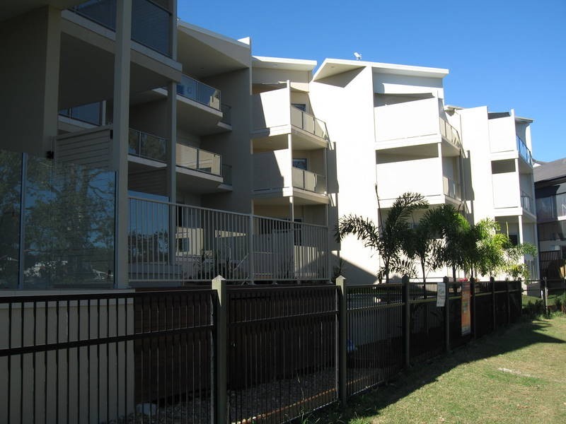35 Azzura Drive, Varsity Lakes QLD 4227