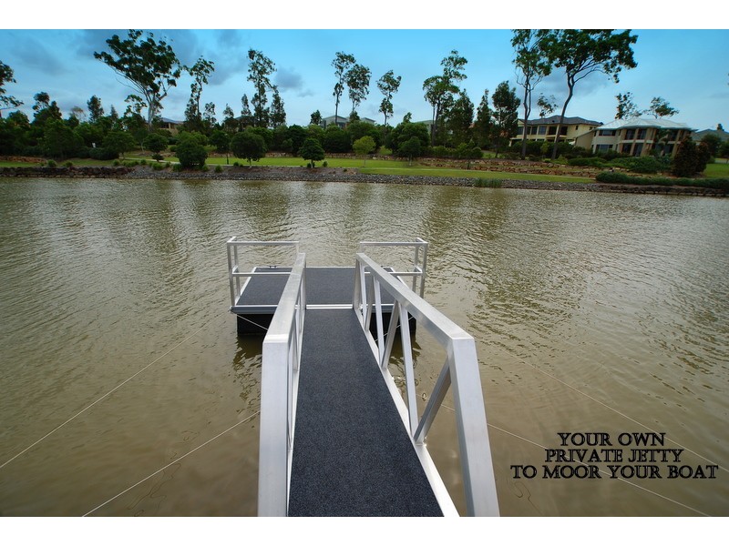 17 Valetta Crescent, Varsity Lakes QLD 4227