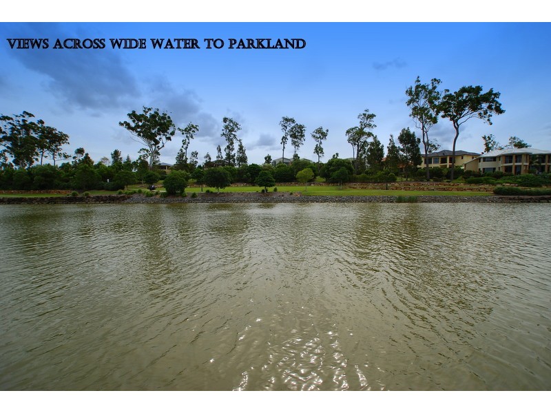 17 Valetta Crescent, Varsity Lakes QLD 4227