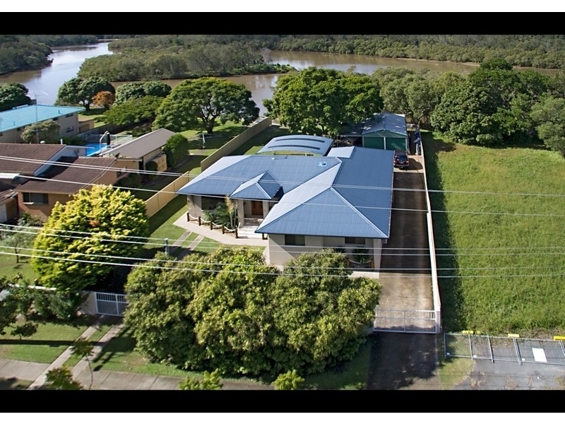 32 Tallebudgera Creek Road, Burleigh Heads QLD 4220
