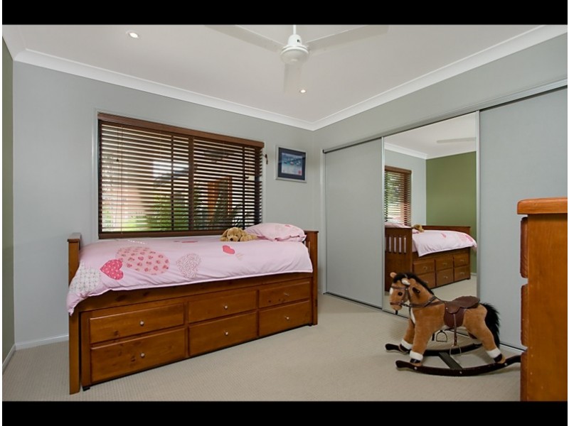 32 Tallebudgera Creek Road, Burleigh Heads QLD 4220