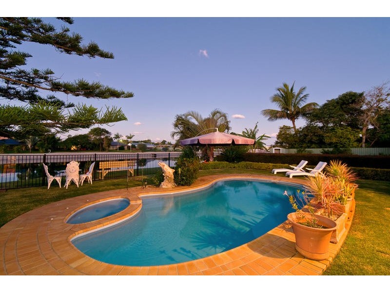 46 Mallawa Drive, Palm Beach QLD 4221