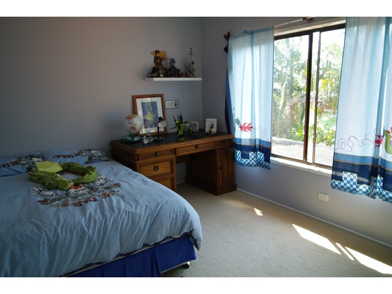 110 Tallebudgera Drive, Palm Beach QLD 4221