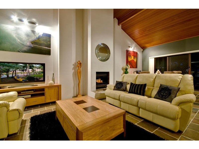 110 Tallebudgera Drive, Palm Beach QLD 4221