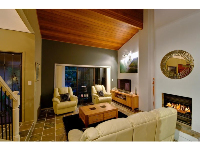 110 Tallebudgera Drive, Palm Beach QLD 4221