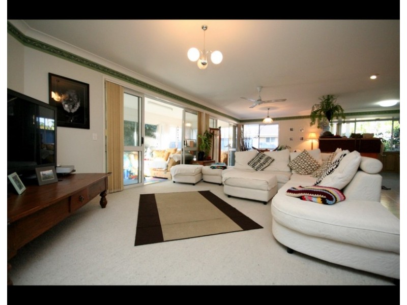 36 Pintail Crescent, Burleigh Waters QLD 4220