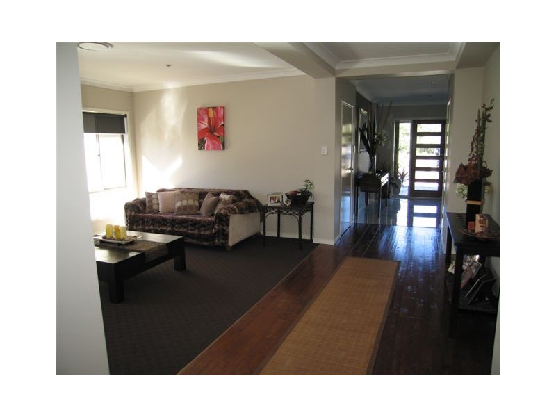 35 Willow Tree Drive, Reedy Creek QLD 4227