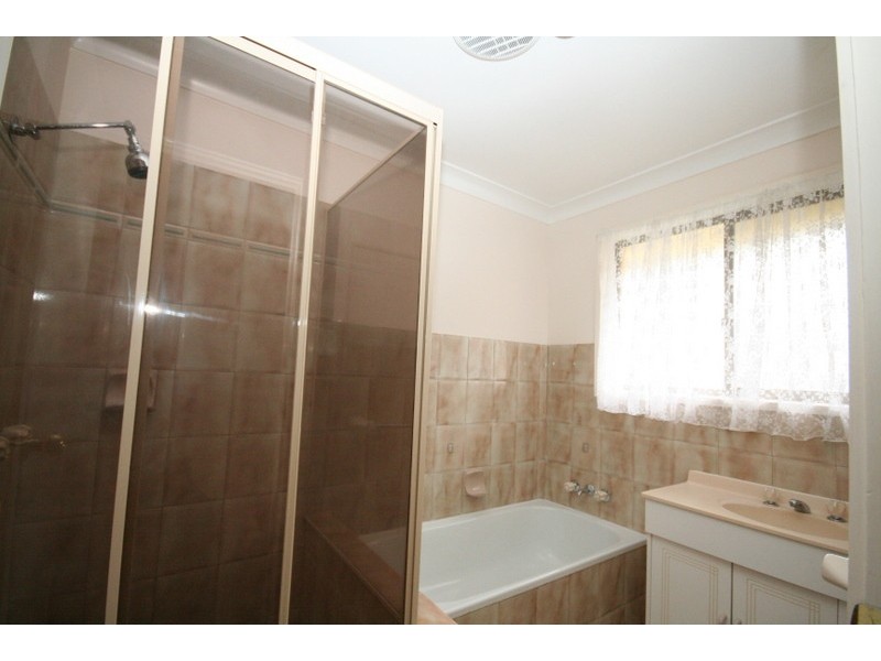 4 Anthony Drive, Burleigh Waters QLD 4220