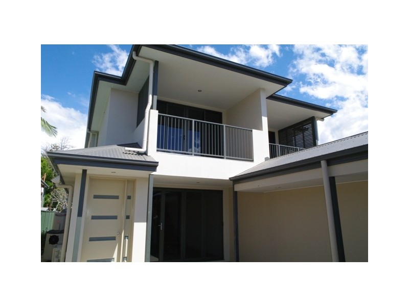 1/4 Christine Avenue, Burleigh Heads QLD 4220