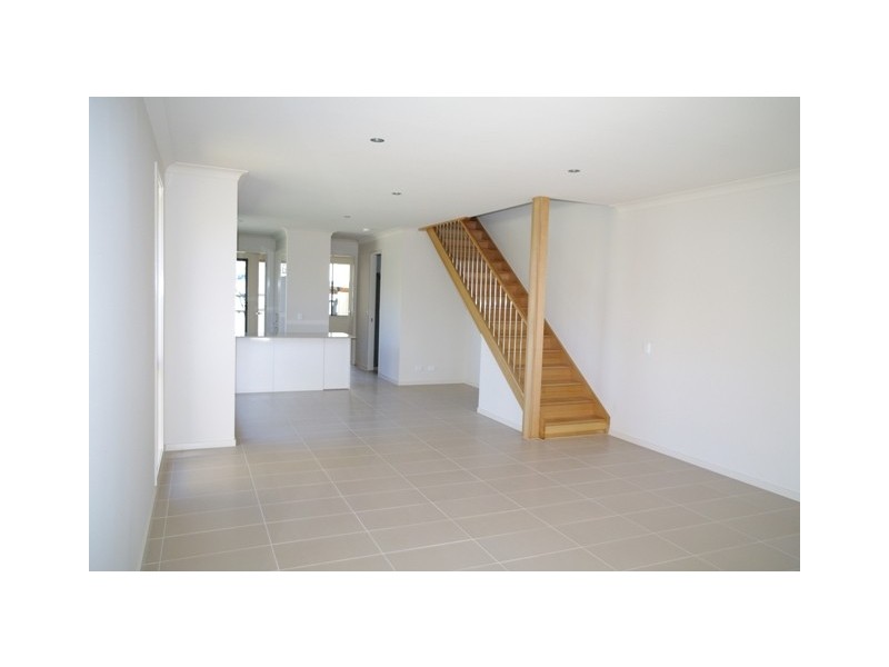 1/4 Christine Avenue, Burleigh Heads QLD 4220