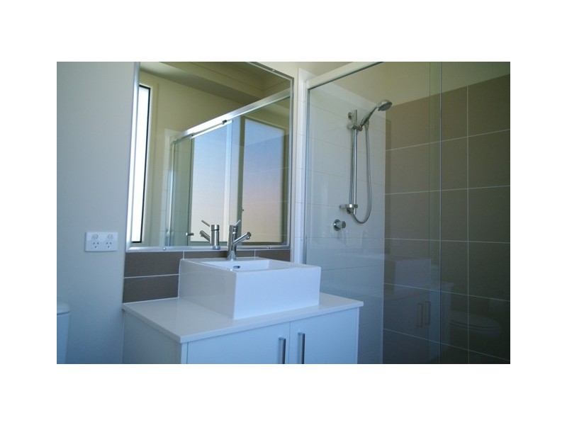 1/4 Christine Avenue, Burleigh Heads QLD 4220