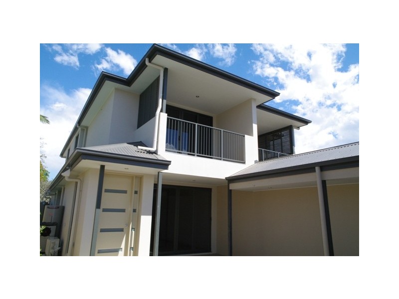 1/4 Christine Avenue, Burleigh Heads QLD 4220