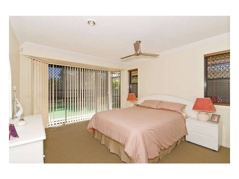 40 Sea Eagle Drive, Burleigh Waters QLD 4220