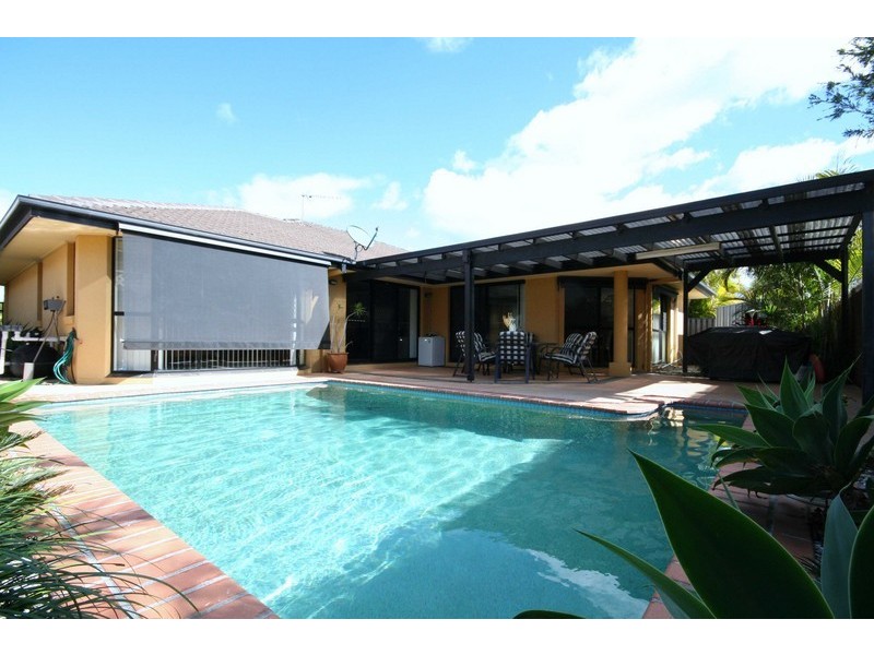 40 Sea Eagle Drive, Burleigh Waters QLD 4220