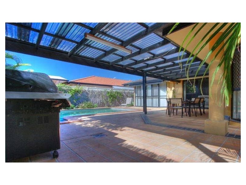 40 Sea Eagle Drive, Burleigh Waters QLD 4220