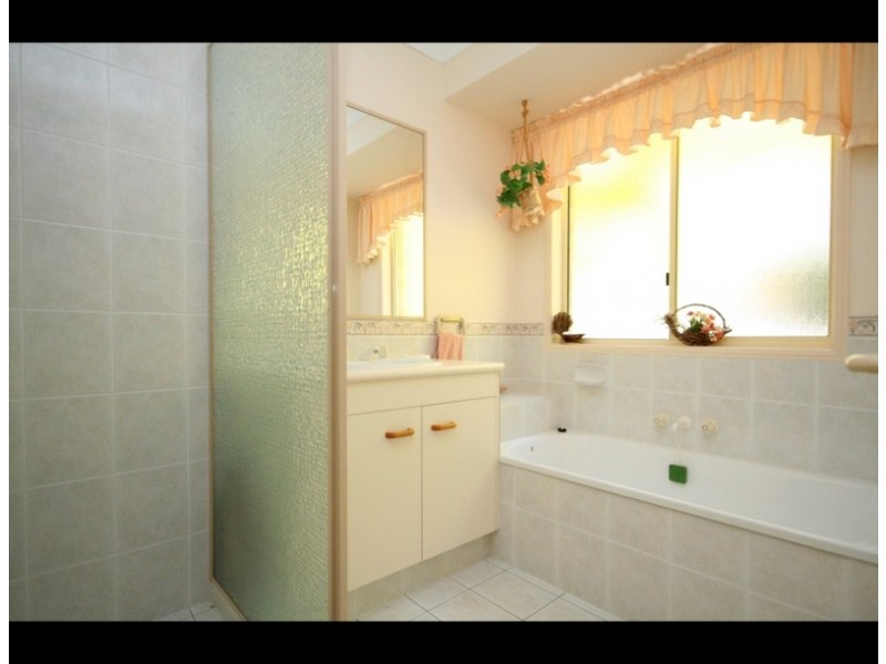 1 Clare Court, Tallebudgera Valley QLD 4228