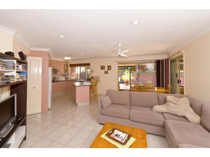 21 Coronet Crescent, Burleigh Waters QLD 4220