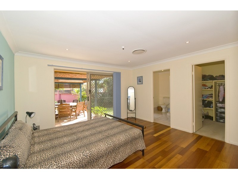 21 Coronet Crescent, Burleigh Waters QLD 4220