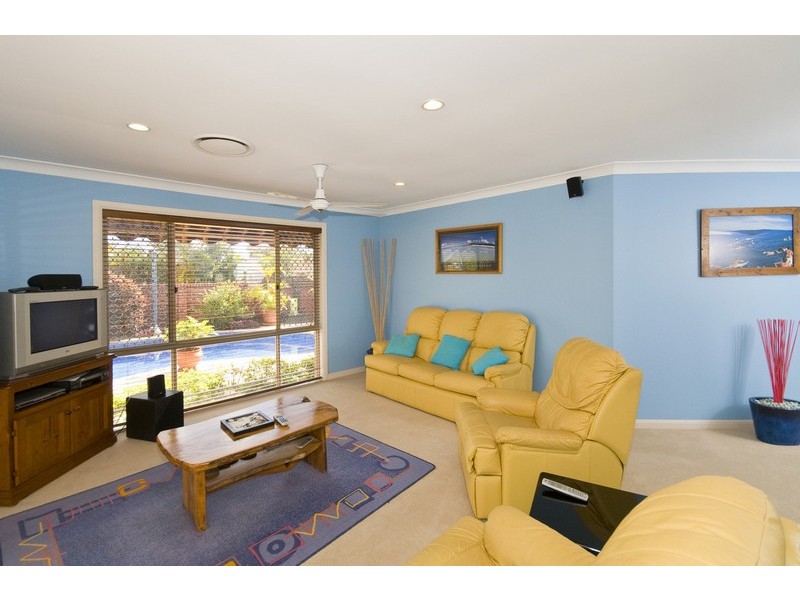 21 Coronet Crescent, Burleigh Waters QLD 4220