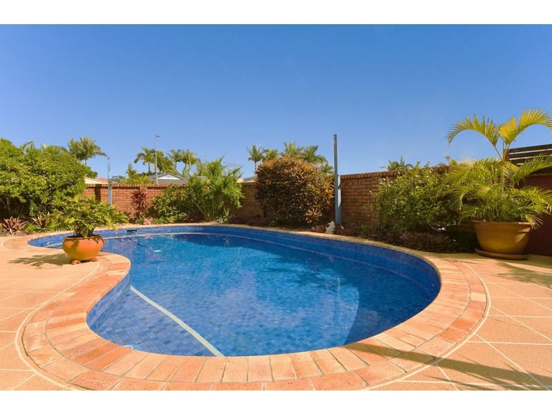 21 Coronet Crescent, Burleigh Waters QLD 4220