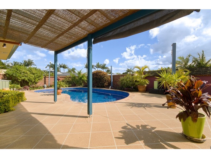 21 Coronet Crescent, Burleigh Waters QLD 4220