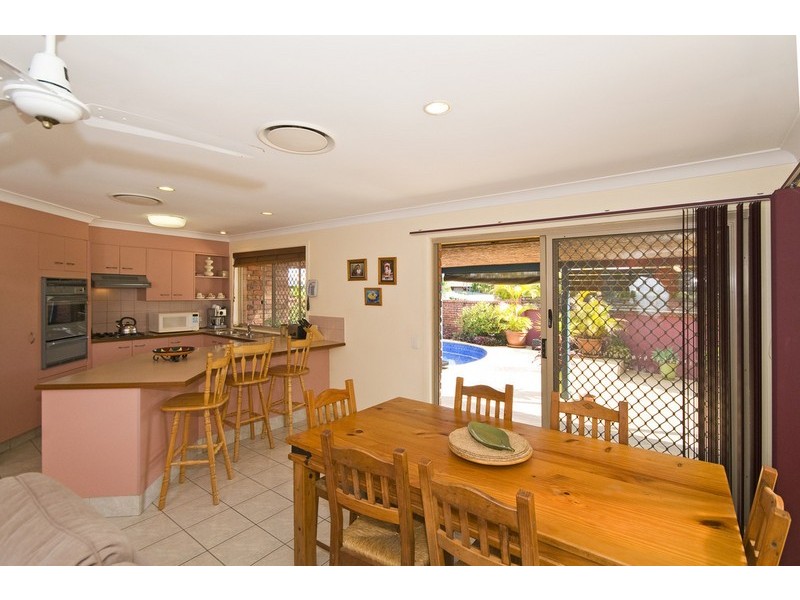 21 Coronet Crescent, Burleigh Waters QLD 4220