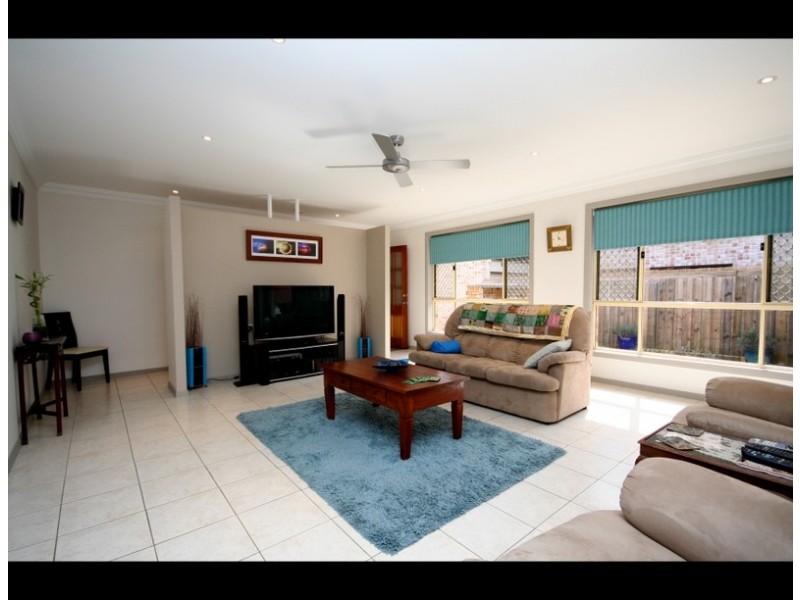 6 Tiarnna Close, Burleigh Heads QLD 4220