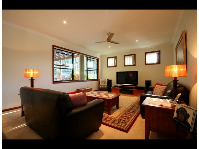 24 Grove Creek Close, Reedy Creek QLD 4227
