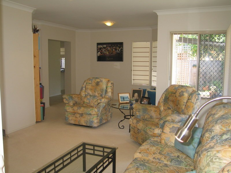 10 Maldives Way, Burleigh Waters QLD 4220