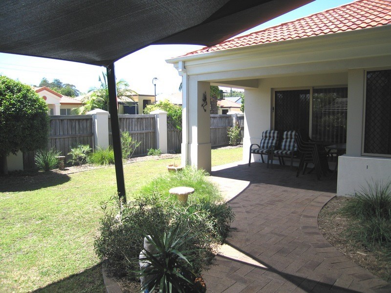 10 Maldives Way, Burleigh Waters QLD 4220