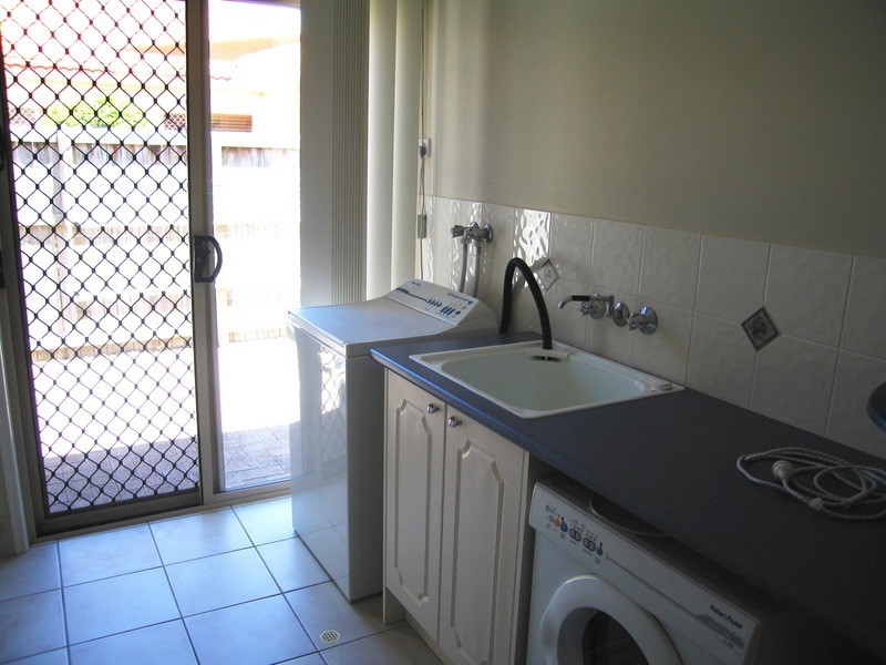 10 Maldives Way, Burleigh Waters QLD 4220