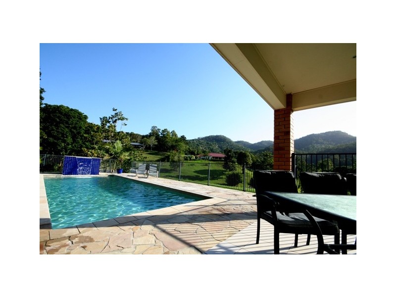 13 Des Quinlan Cr, Tallebudgera QLD 4228