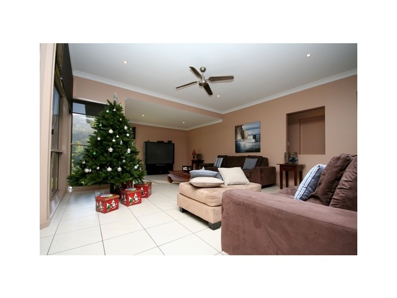13 Des Quinlan Cr, Tallebudgera QLD 4228