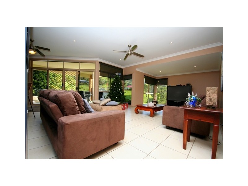 13 Des Quinlan Cr, Tallebudgera QLD 4228