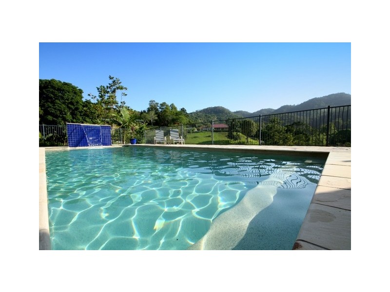 13 Des Quinlan Cr, Tallebudgera QLD 4228