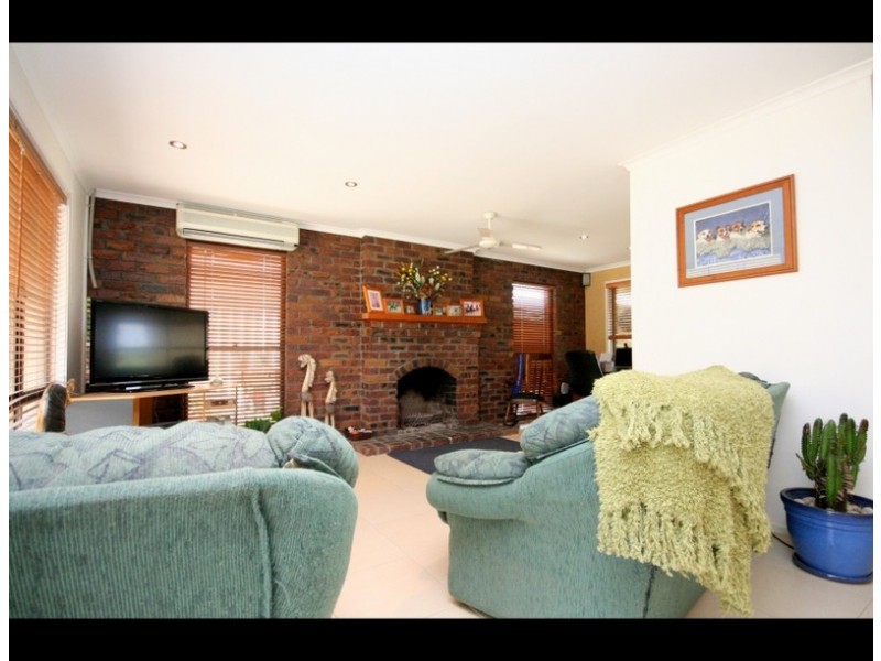 9 Larch Street, Tallebudgera QLD 4228