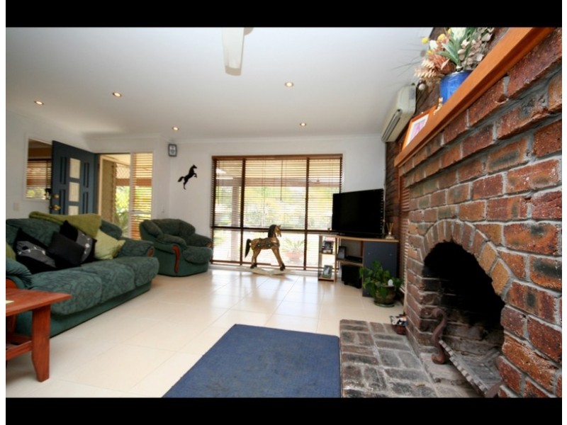 9 Larch Street, Tallebudgera QLD 4228