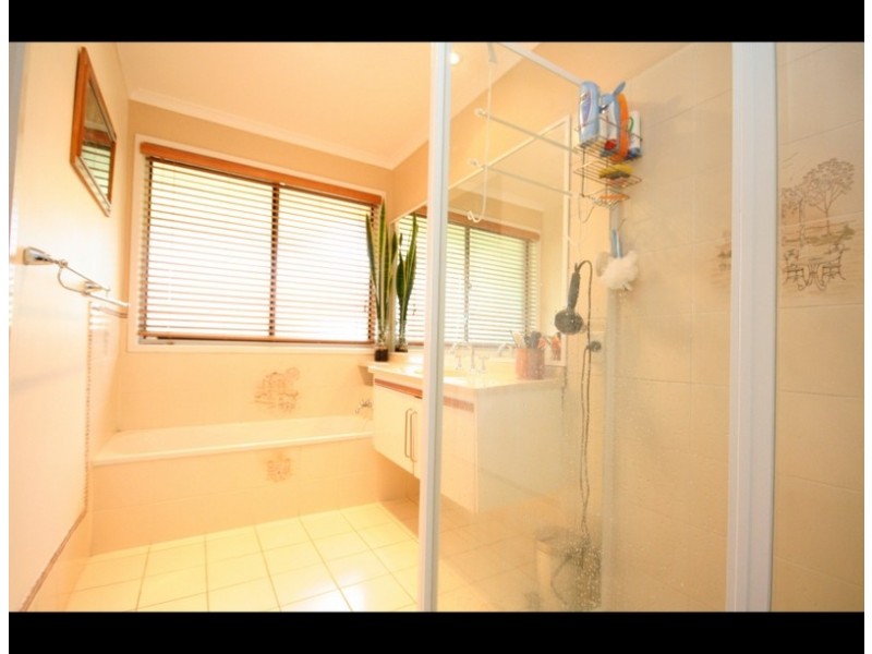 9 Larch Street, Tallebudgera QLD 4228