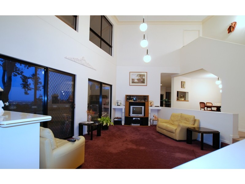 125 Strawberry Road, Mudgeeraba QLD 4213