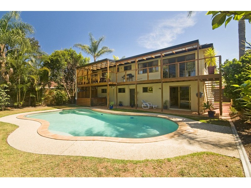 169 Burleigh St, Burleigh Waters QLD 4220