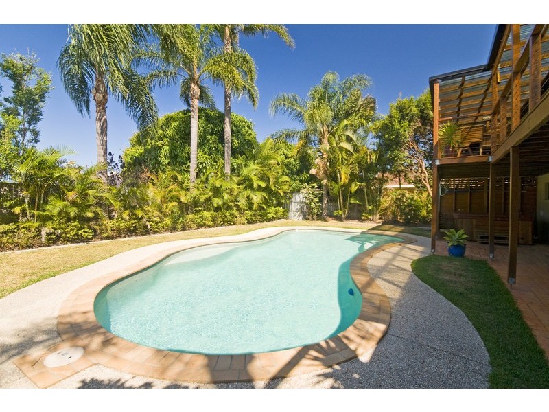 169 Burleigh St, Burleigh Waters QLD 4220